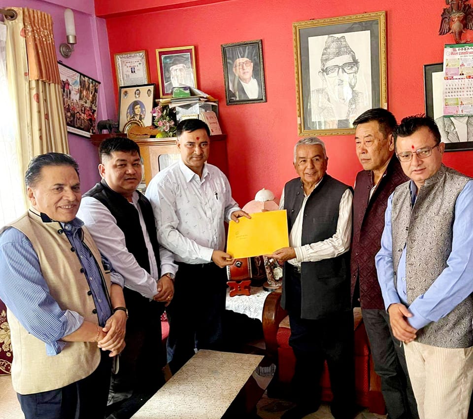 देउवा, पौडेल र कोइराला भेटेर फर्किए चितवनका कांग्रेस नेता